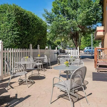 Econo Lodge Inn & Suites Durango-3