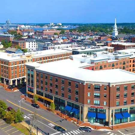 Hampton Inn & Suites Portsmouth Downtown-3