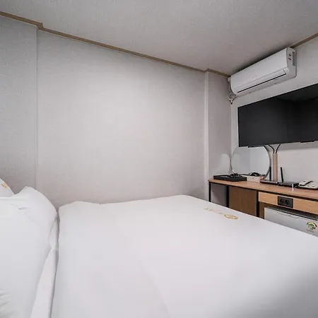Peanut Hotel Myeongdong-2