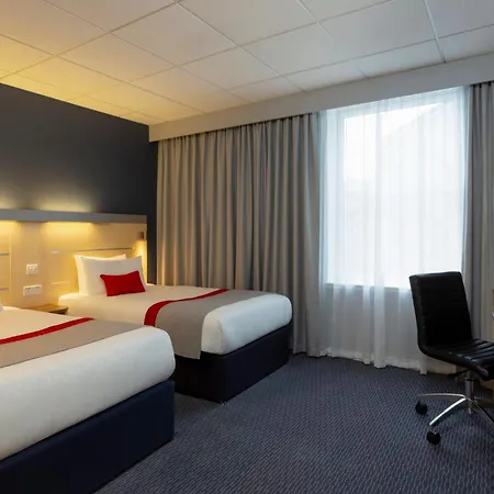 Holiday Inn Express Edinburgh City Centre By Ihg-3