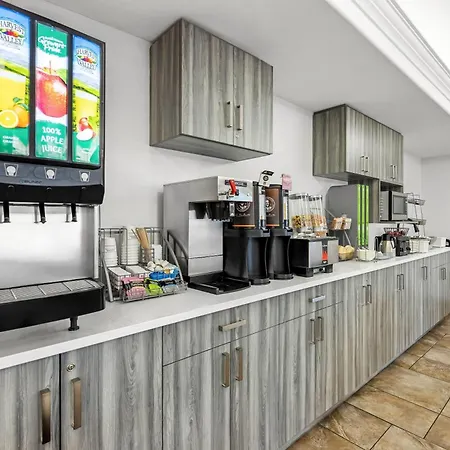 Super 8 By Wyndham Saskatoon Near Saskatoon Airport-2