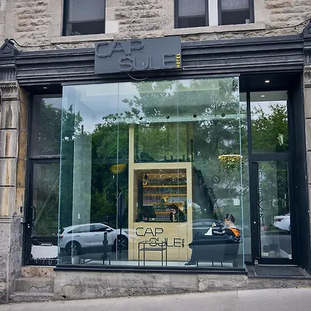 Capsule Hotel Montreal-3