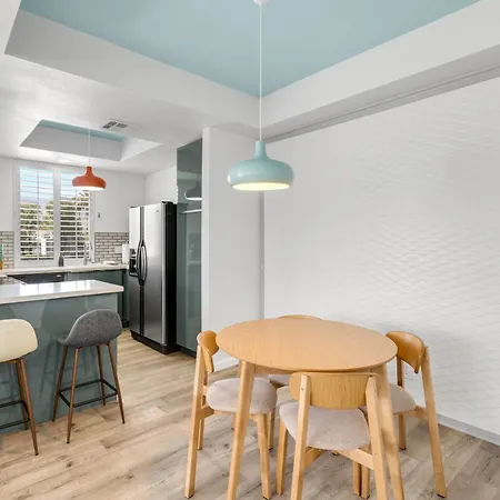 Modern & Uncluttered-3