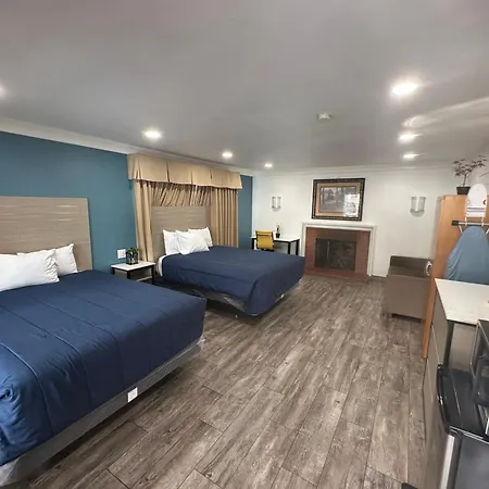 Town And Country Inn-2