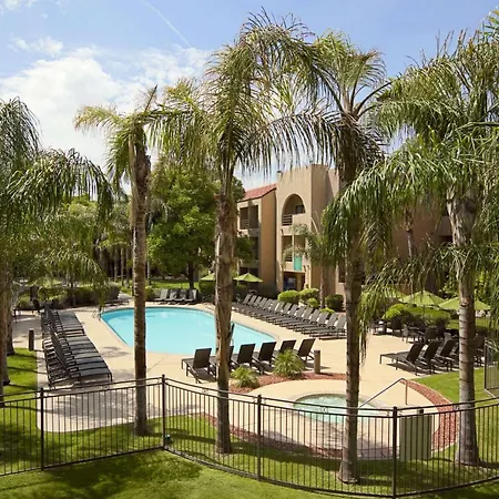 Embassy Suites By Hilton Phoenix Tempe-3
