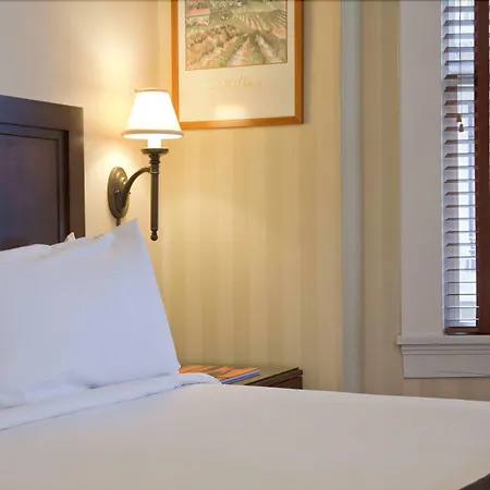 Executive Hotel Vintage Court-3