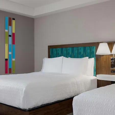 Hampton Inn & Suites By Hilton Toronto Downtown-3