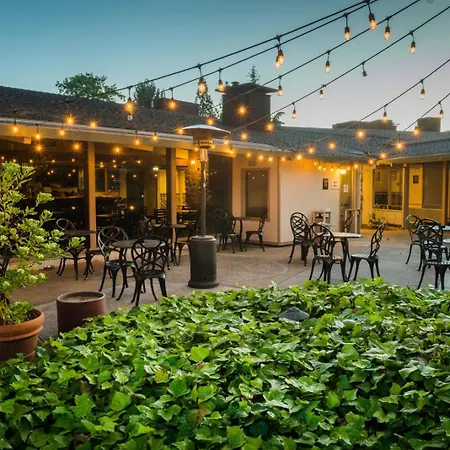 Los Gatos Lodge-3