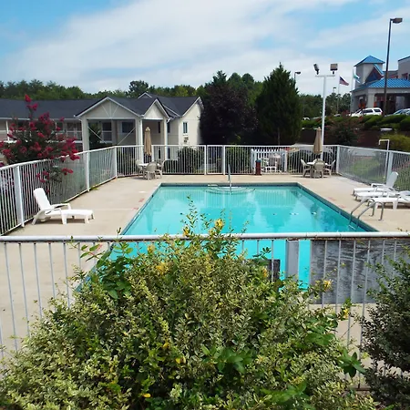 Days Inn By Wyndham Dahlonega University Area-3