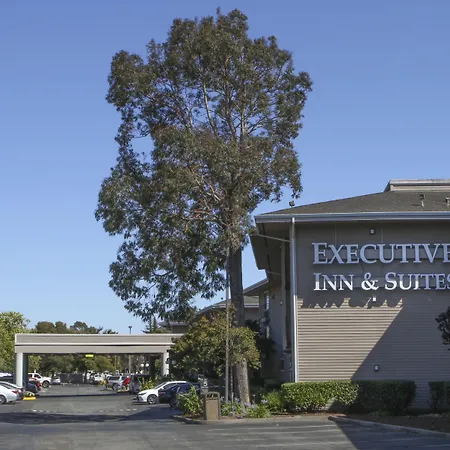 Executive Inn & Suites Oakland-3