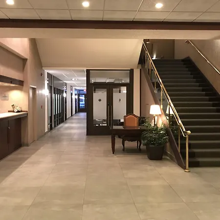 Ramada Plaza By Wyndham Calgary Downtown-3
