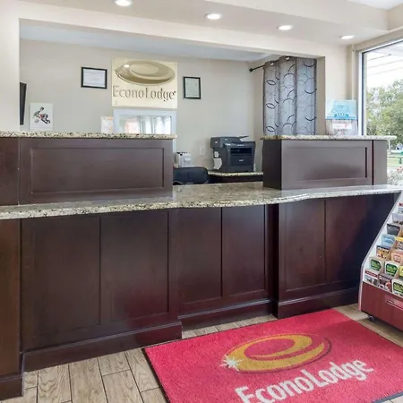 Econo Lodge Virginia Beach Town Center-3