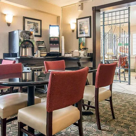 Quality Inn Savannah Historic District-3