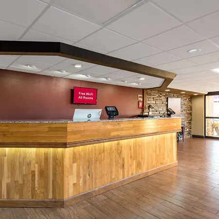 Red Roof Inn & Suites Pigeon Forge Parkway-3