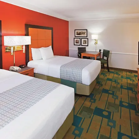 Baymont By Wyndham Lubbock - Downtown Civic Center-3