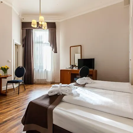 Hotel Monopol - Central Station-2