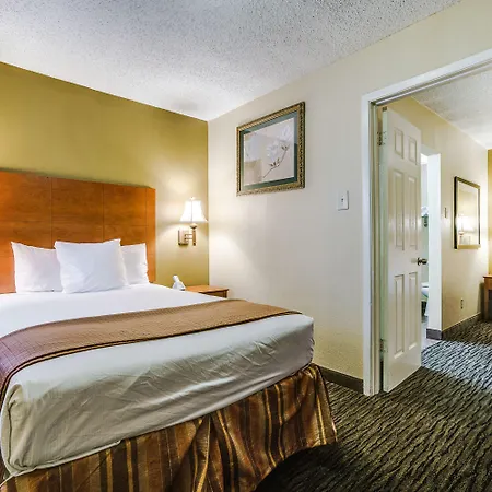 Quality Inn & Suites Dallas-Cityplace-2