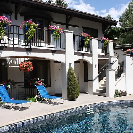 St Moritz Lodge And Condominiums-2
