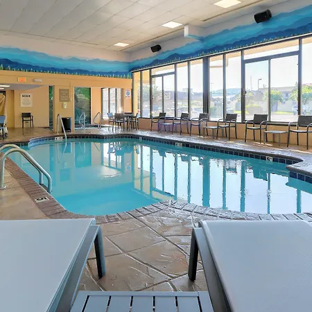 Comfort Inn & Suites At Dollywood Lane-3