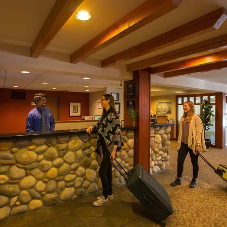 Lobstick Lodge-2