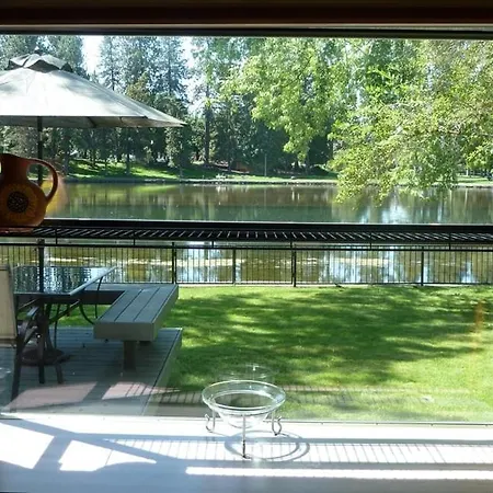 Mirror Pond Bungalow-2