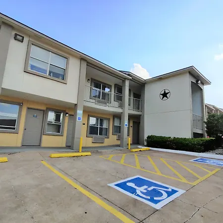Days Inn By Wyndham Suites Fredericksburg-3