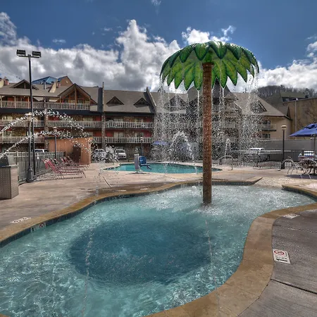 Crossroads Inn & Suites-2