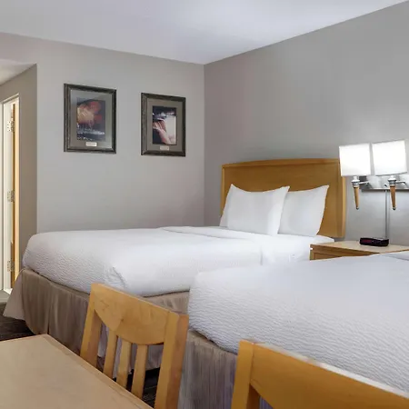 Days Inn By Wyndham Niagara Falls Near The Falls-2