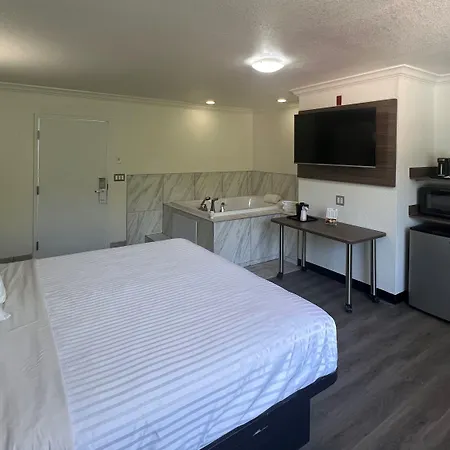 Reagan Resorts Inn (Adults Only)-3