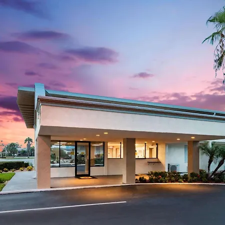 Super 8 By Wyndham Melbourne-2