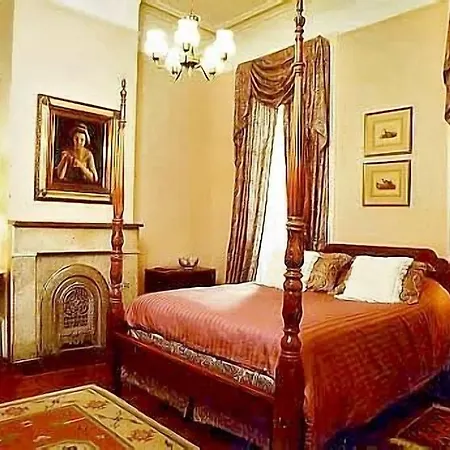 Fairchild House Bed & Breakfast-3