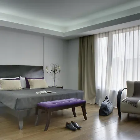 Broadway Hotel & Suites-3