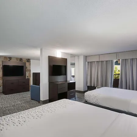 Surestay Plus Hotel By Best Western Gatlinburg-2