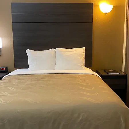 Quality Inn Branson - Hwy 76 Central-2