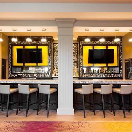 Doubletree By Hilton Historic Savannah-3