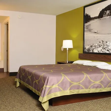 Super 8 By Wyndham Gainesville-3