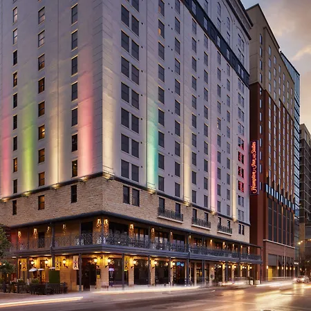 Hampton Inn & Suites Austin - Downtown-3