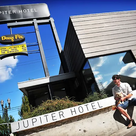 Jupiter Hotel-3