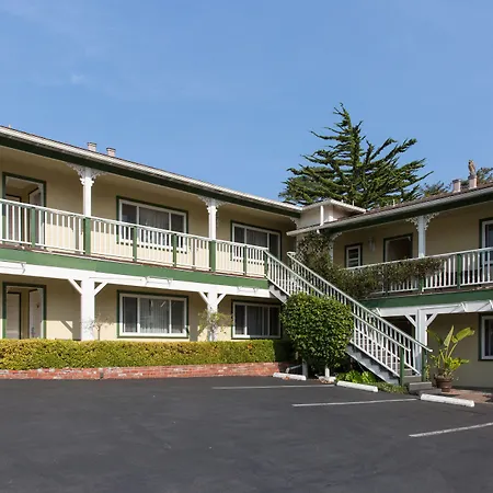 Carmel Inn & Suites-2