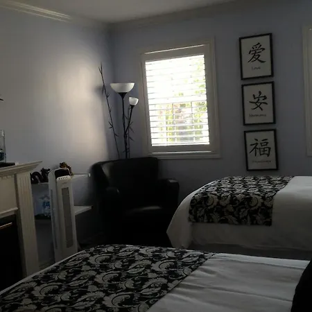Blue Skies Bed & Breakfast-3