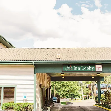 Lavissh Inn And Suites-2