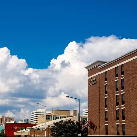 Hampton Inn & Suites Knoxville-Downtown-2