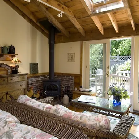 Revere Guest House-2