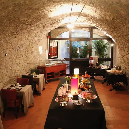 Hotel Teatro Di Pompeo-3