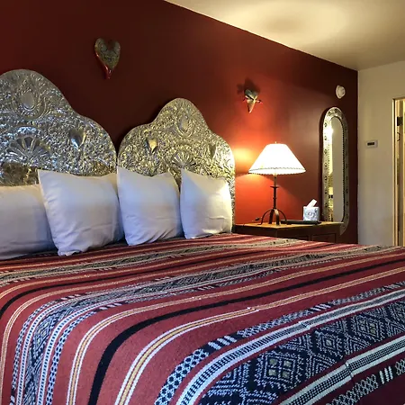 Casa Cuma Bed & Breakfast-2