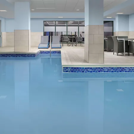 Hampton Inn Baltimore-Downtown-Convention Center-2