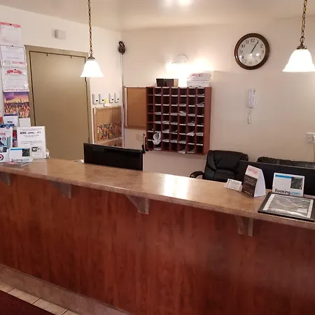 Econo Lodge-2