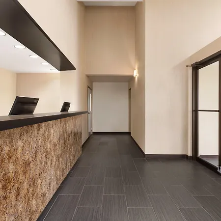 Days Inn By Wyndham Fallsview-3
