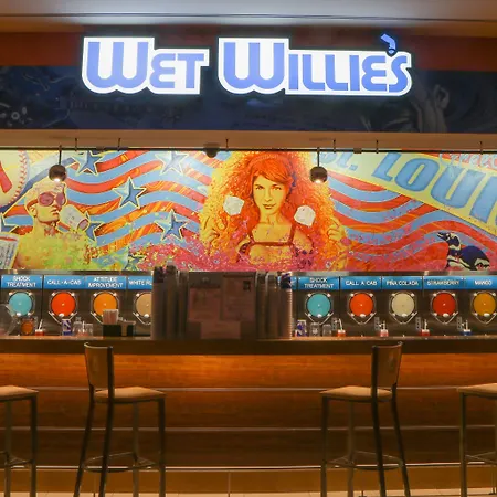 Hotelumiere At The Arch Hotel & Casino - A Caesars Rewards Destination-3