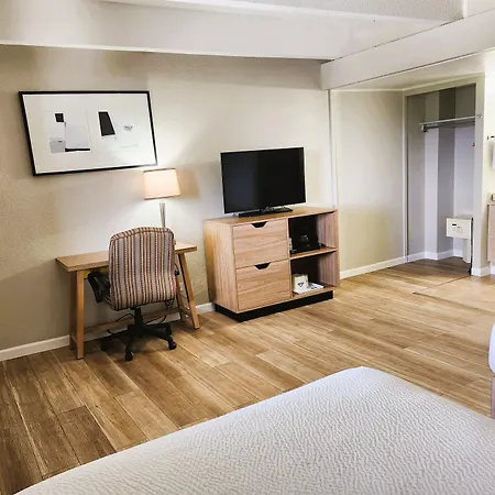 Days Inn By Wyndham Denver Downtown-2